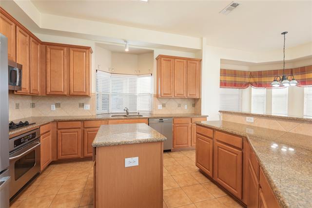 Building Photo - 13350 Mannheim Dr