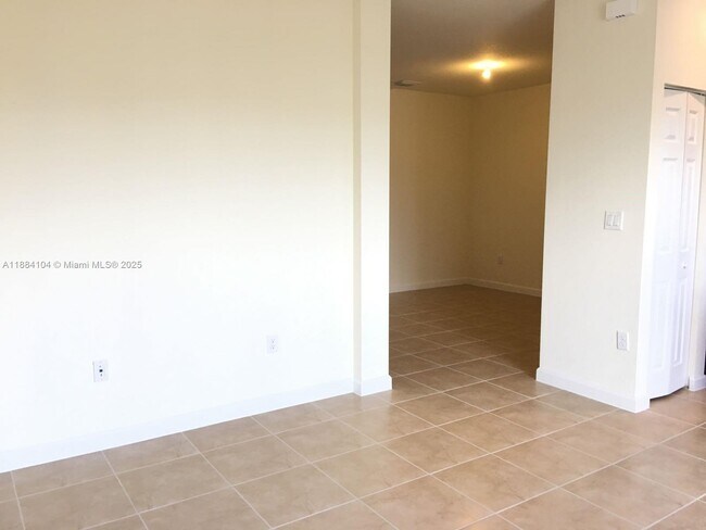Building Photo - 3331 W 94th Terrace