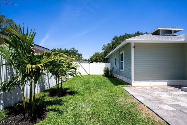 Building Photo - 4058 39th Ave N