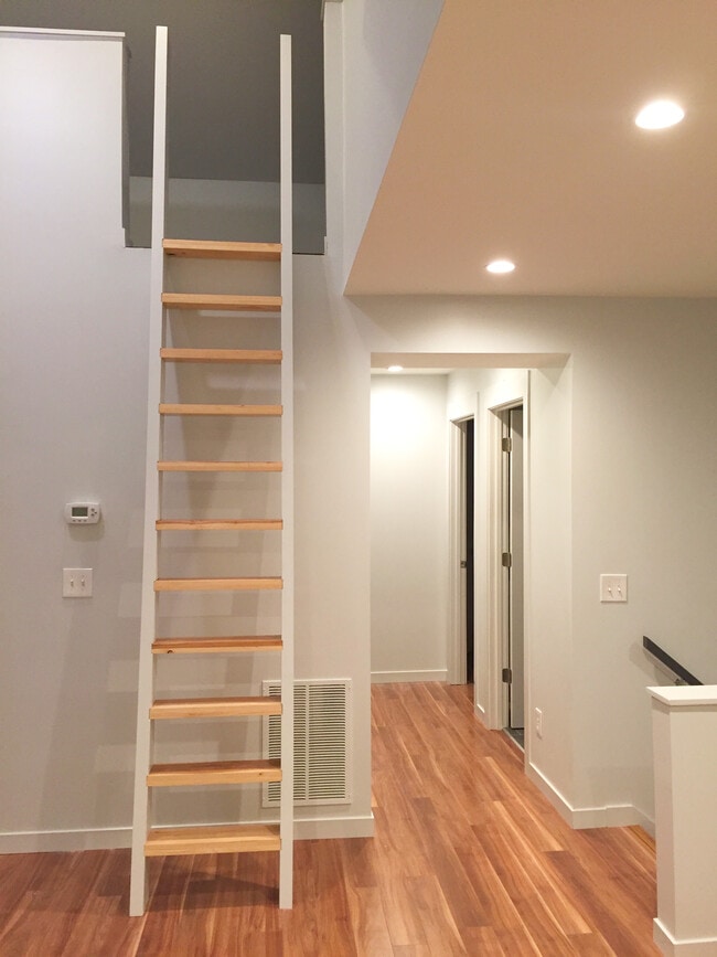 Building Photo - 2147 North Pennsylvania Street