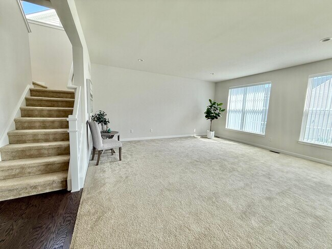 Building Photo - 6394 S Trailwoods Dr