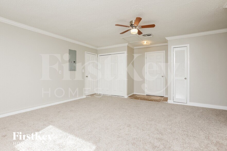 Building Photo - 1689 Cedro Ave