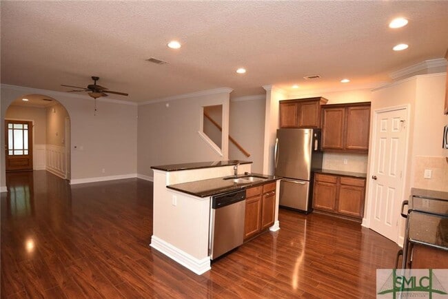 Building Photo - Spacious Townhome in Gated Community in Savannah, GA, Available in Sep 2026!!