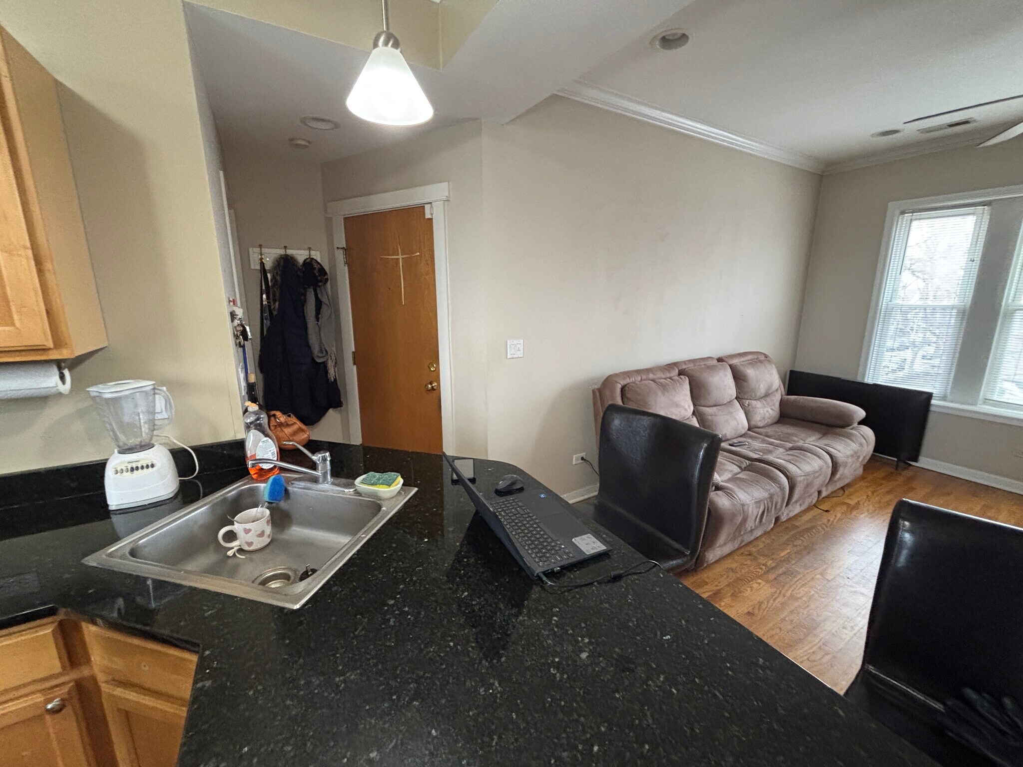 Building Photo - 3021 W Cullom Ave