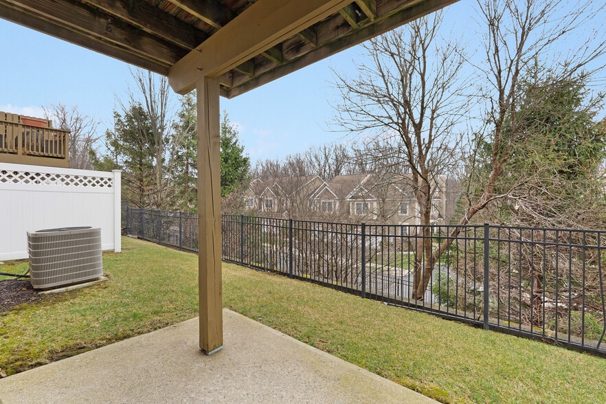 Backyard Patio - 64 Henning Ter