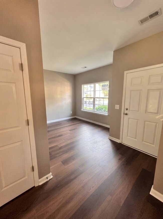 Building Photo - 1245 Liberty Bell Ct