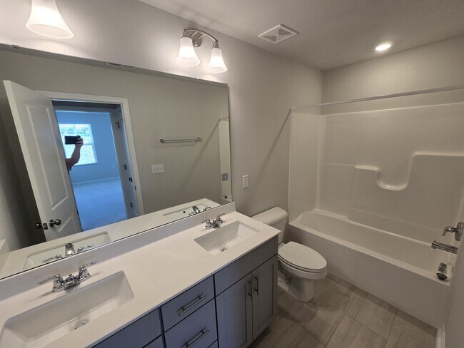 Building Photo - 2154 Tulip Bloom Ln