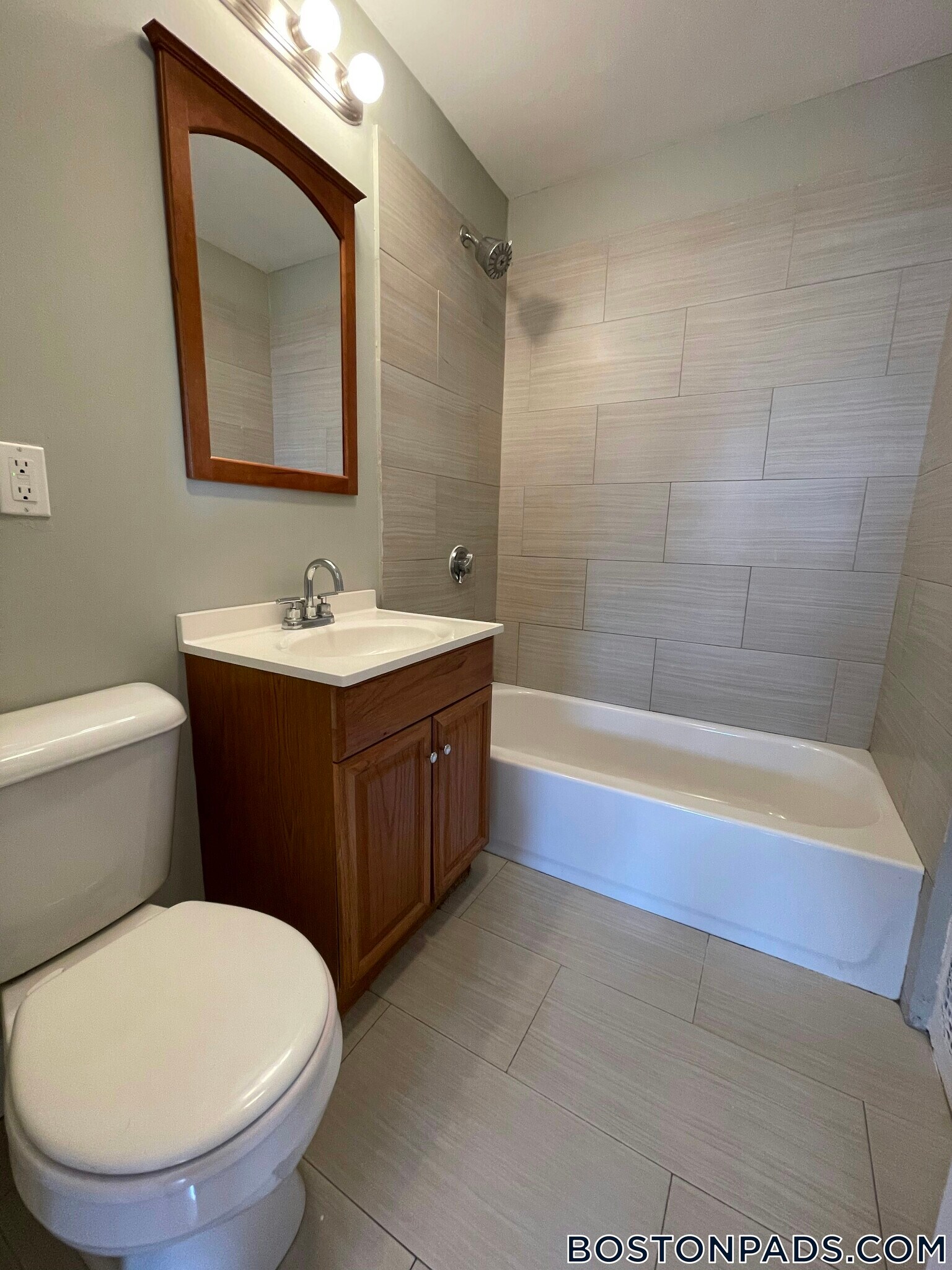 Building Photo - 247 Boston St