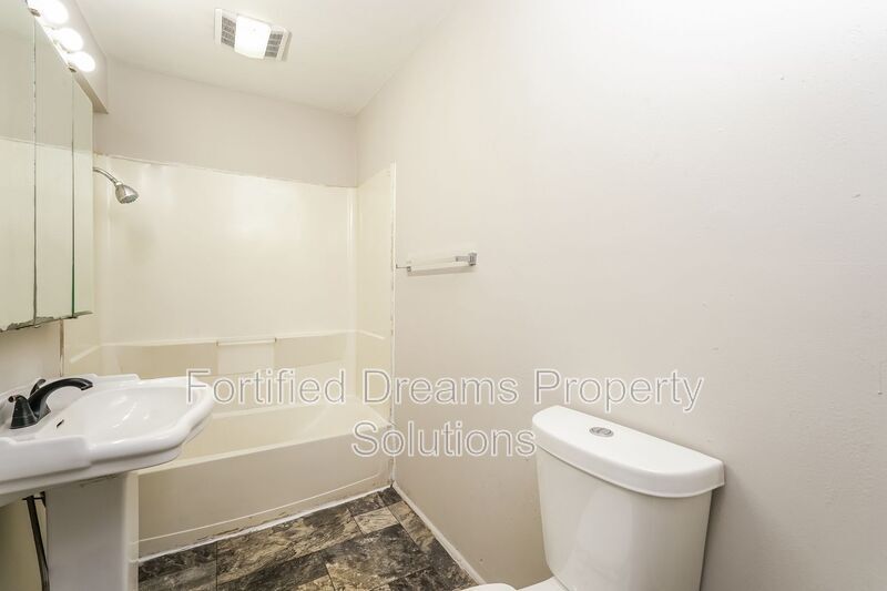 Building Photo - 3909 Burtis St