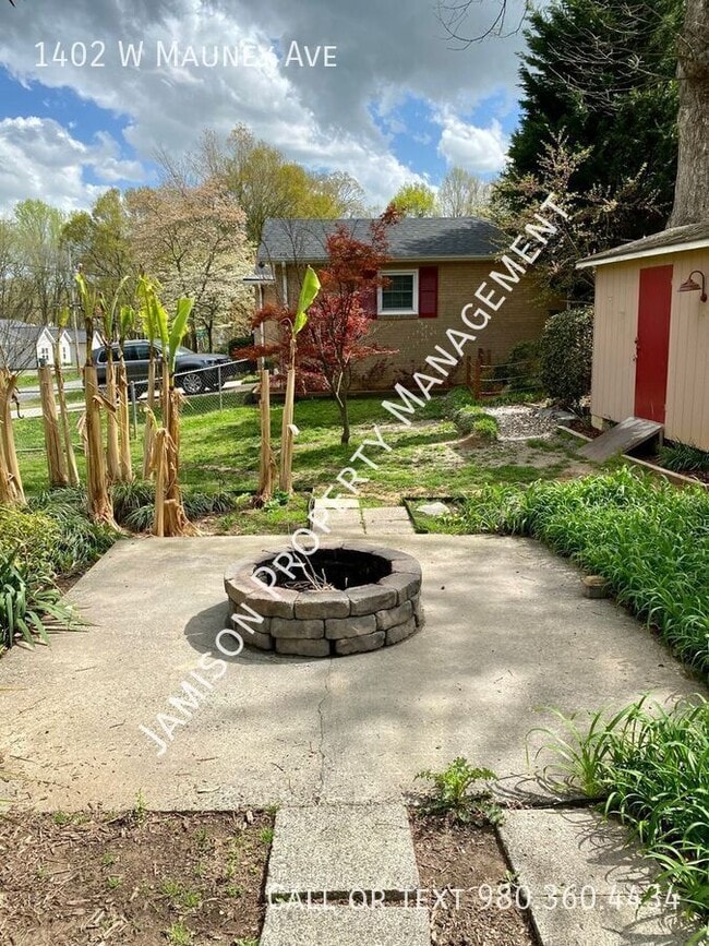 Building Photo - 1402 W Mauney Ave