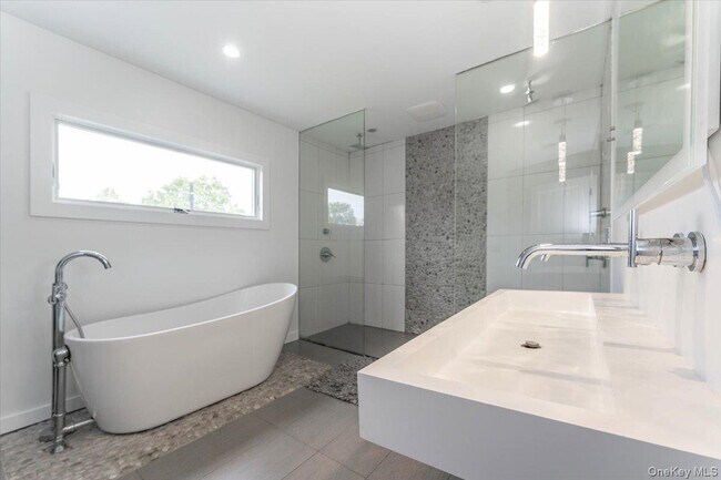 Building Photo - 536 Oxford Rd