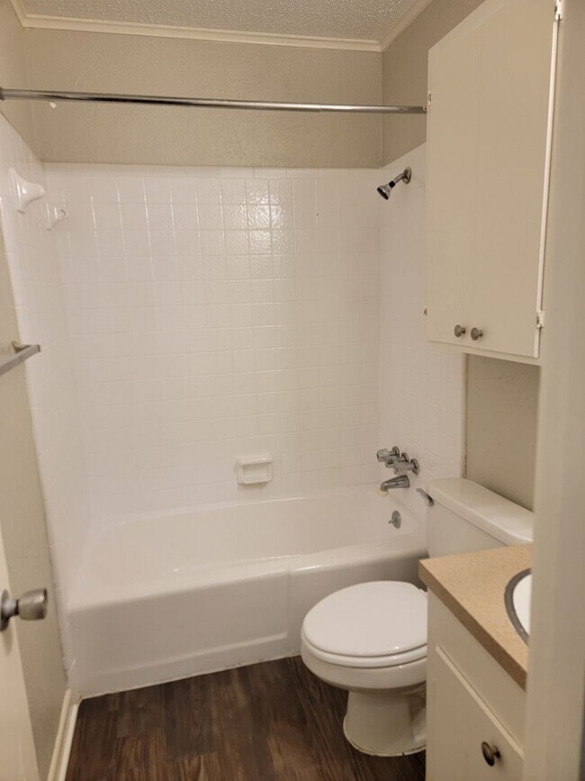 Building Photo - 3 Bedroom 2 bathroom Bossier City