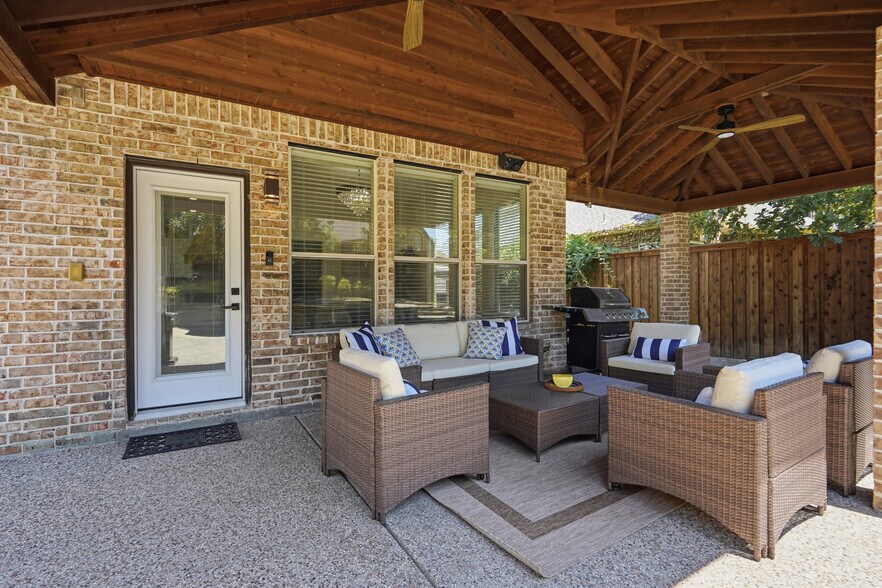 Building Photo - 5315 Cree Dr