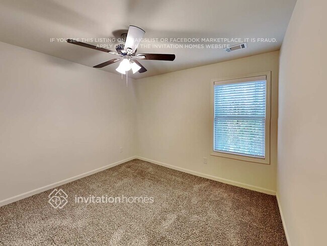 Building Photo - 227 Green Bridge Ct SE