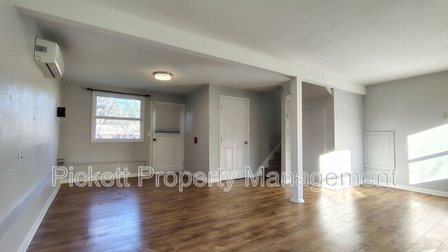 Building Photo - 1316 E Hope St