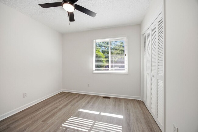 Building Photo - Fully Renovated 3 Bed / 2 Bath Ranch Near Downtown Raleigh & the Greenway!