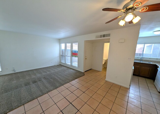 Building Photo - 2 Bedroom Condo in the Escalante Community...