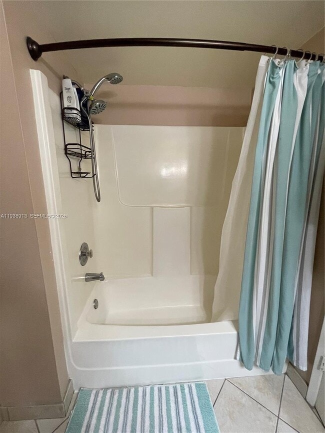 Building Photo - 9711 Fontainebleau Blvd