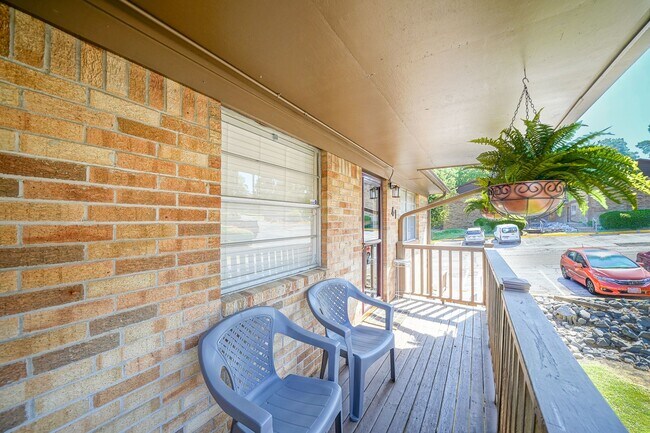 Building Photo - 125 Carl Dr