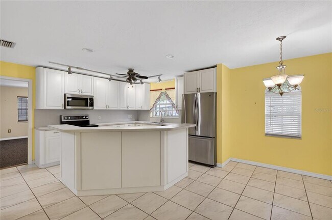 Building Photo - 2065 Oak Beach Blvd