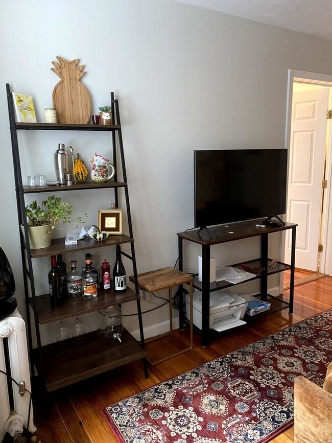 Building Photo - HOT NORTH END LISTING!!!