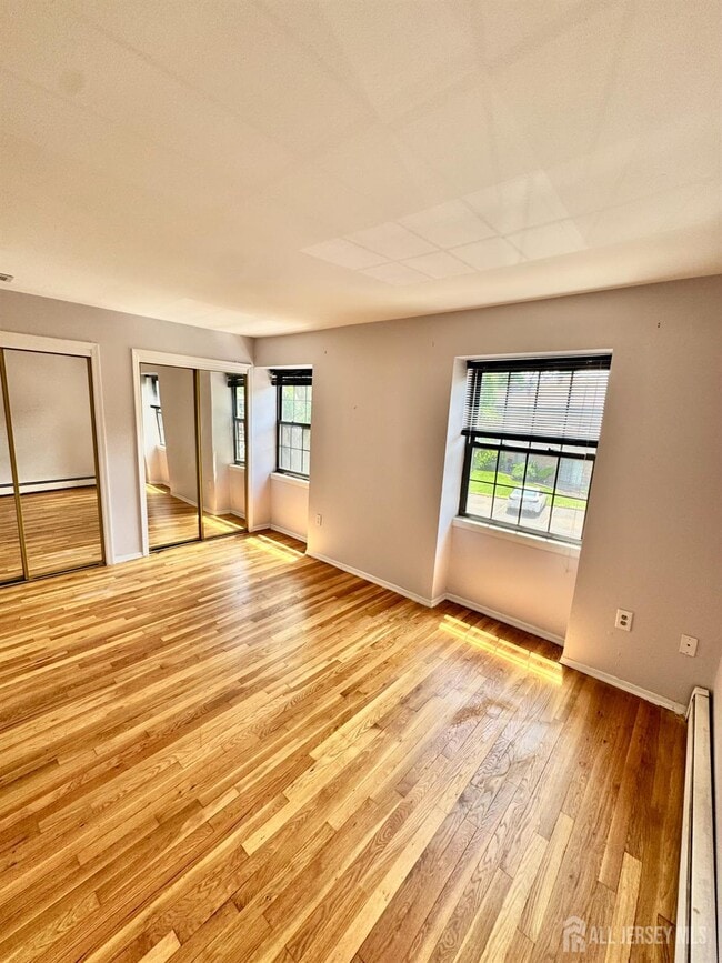 Building Photo - 323 Gill Ln