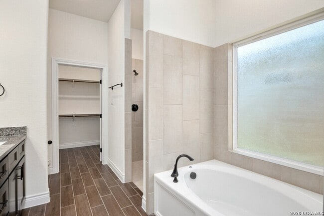 Building Photo - 406 Park Cir
