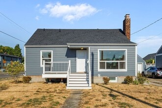 Building Photo - Bright & Spacious Remodeled Home Near Columbia City, Mt. Baker & Lake Washington