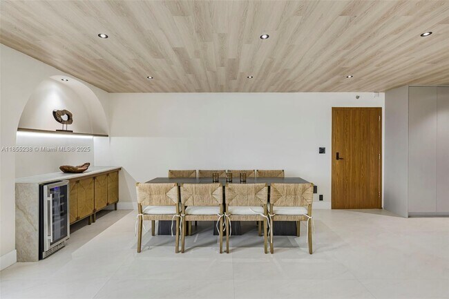 Building Photo - 9511 Collins Ave