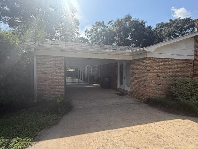 Building Photo - 202 Adams Dr