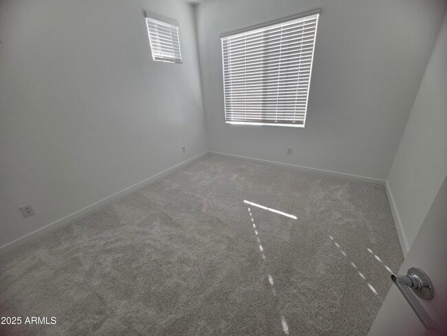 Building Photo - 16924 W Echo Ln