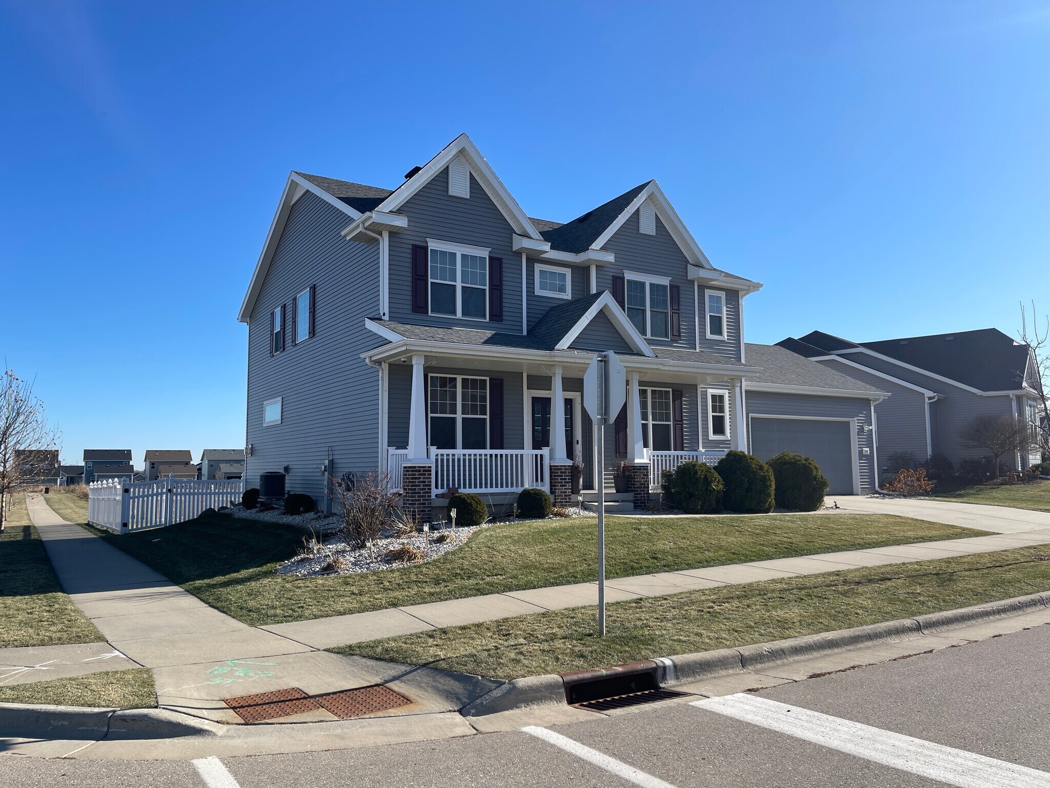 Building Photo - 113 Alton Dr