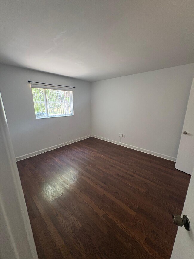 Building Photo - 1501 Crescent