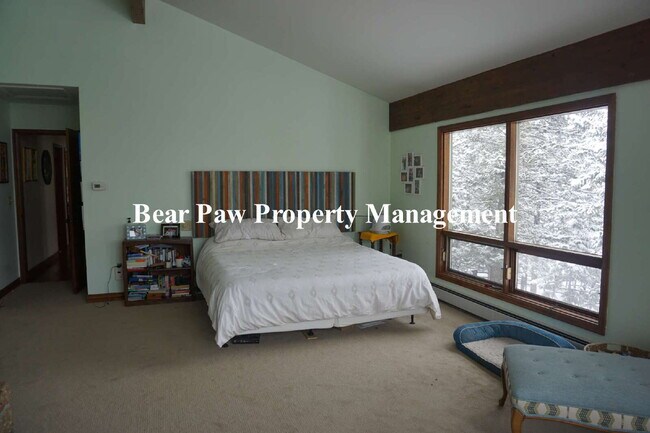 Building Photo - Lovely Home in Soda Creek!!