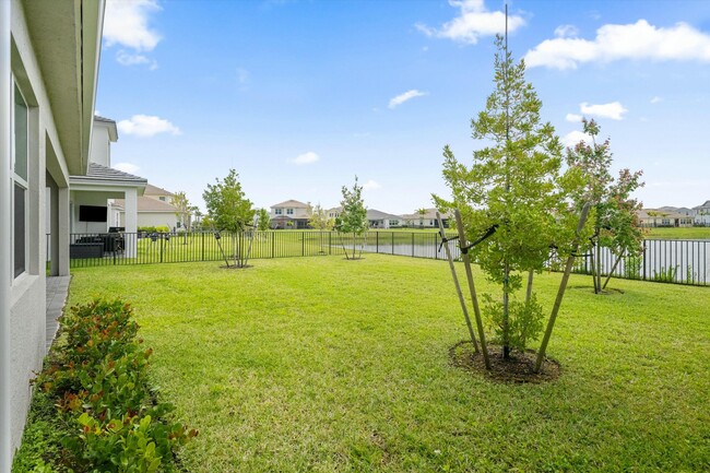Building Photo - 14964 RedCove Pl