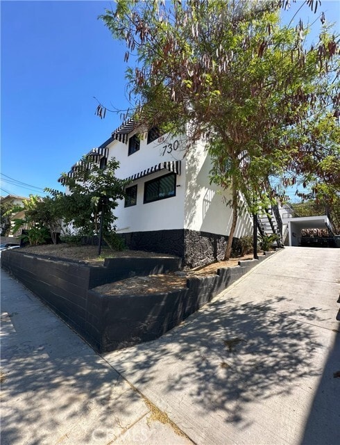 Primary Photo - 730 Via Altamira