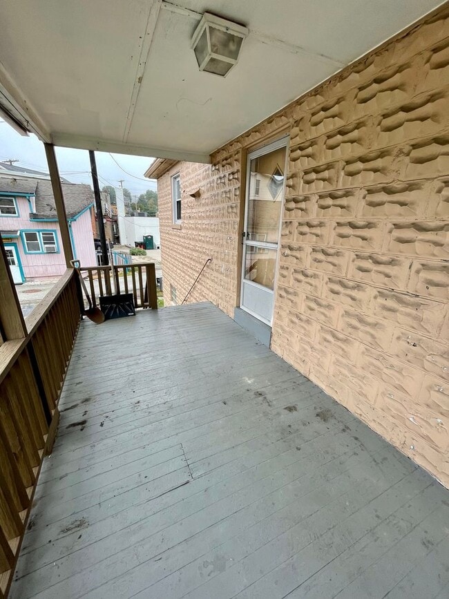 Building Photo - 3827 Willow Ave