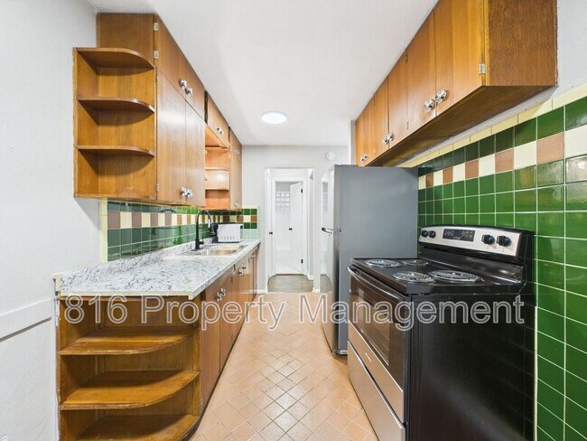 Building Photo - 7560 Prospect Ave