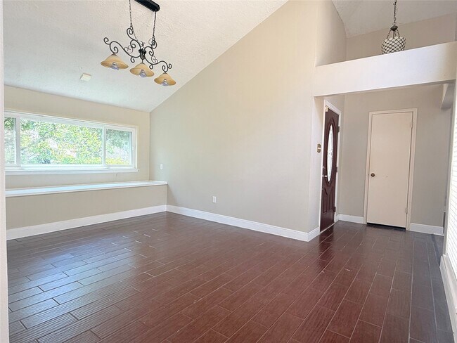 Building Photo - 11318 Briar Forest Dr