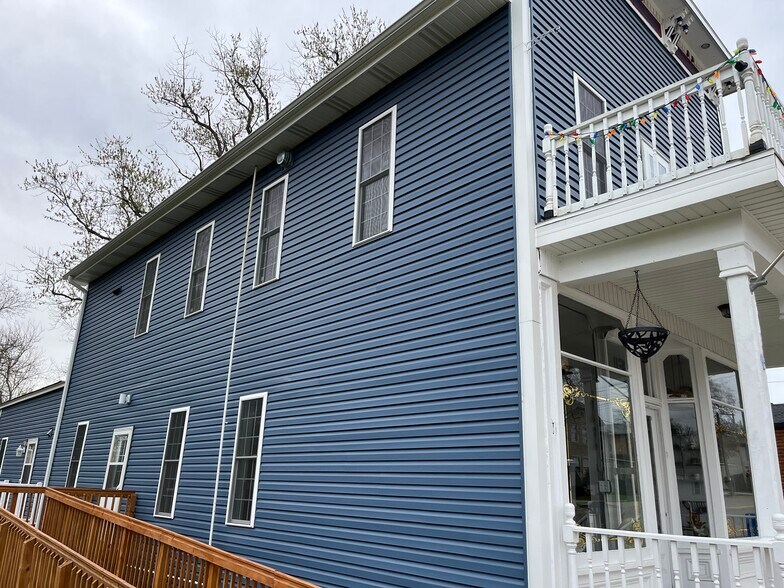 Building Photo - 11323 Fox River Rd