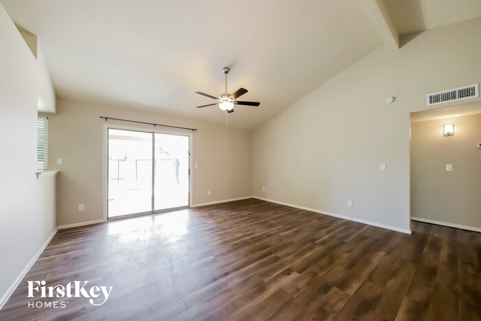 Building Photo - 5625 W Yucca St