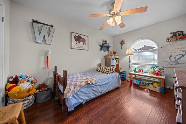 Building Photo - 8606 Twisting Vine Ln