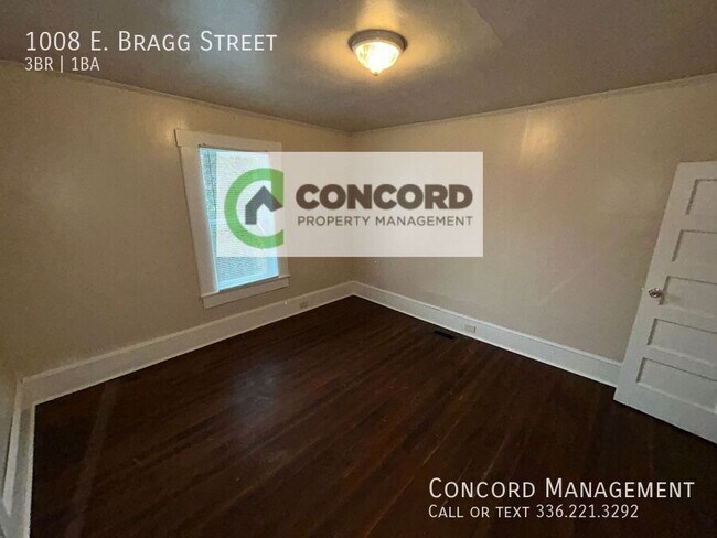 Building Photo - 1008 E Bragg St