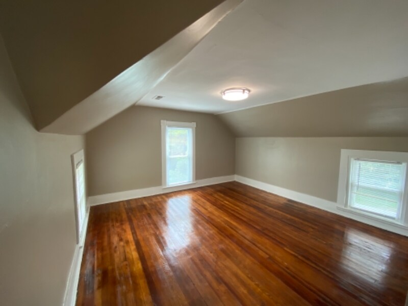 Building Photo - 1712 Seiler Rd