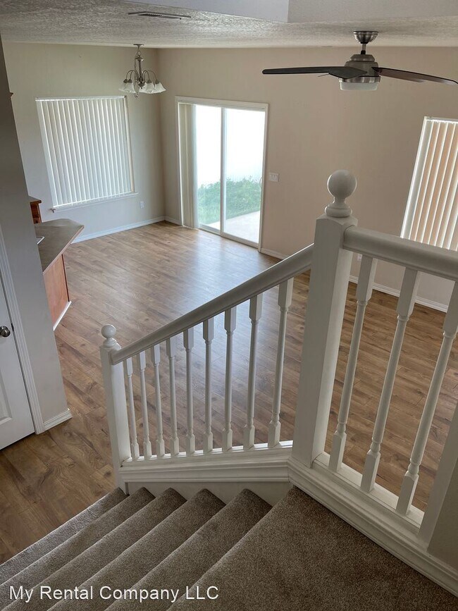Building Photo - 3 br, 2.5 bath House - 1459 SW Sagebrush Lane