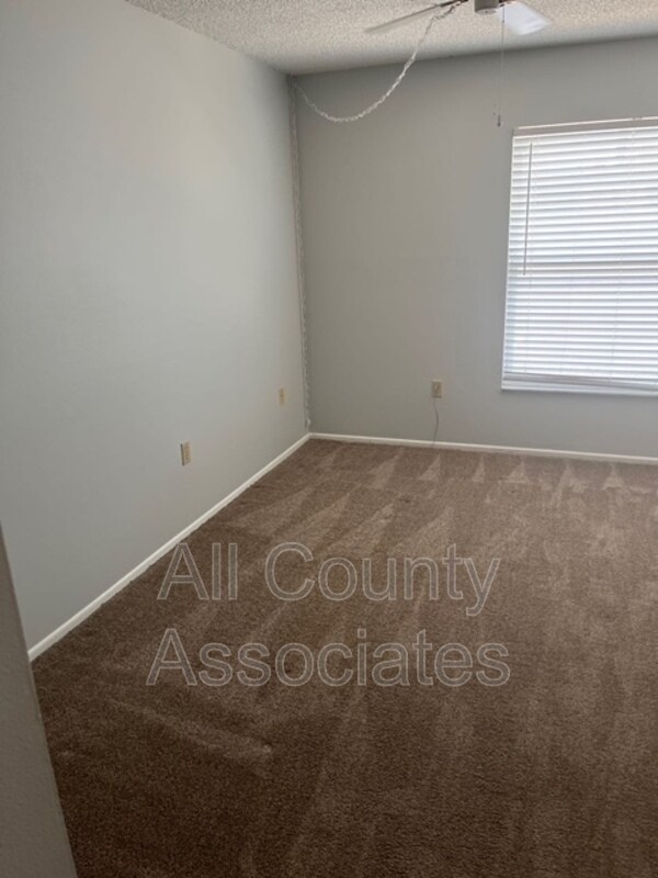 Building Photo - 6189 Chesham Dr