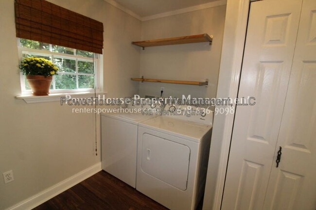 Building Photo - 4017 Doral Dr