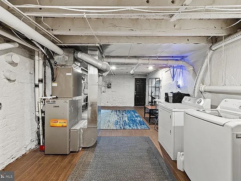 Basement with Washer and Dryer - 1245 Lombard St