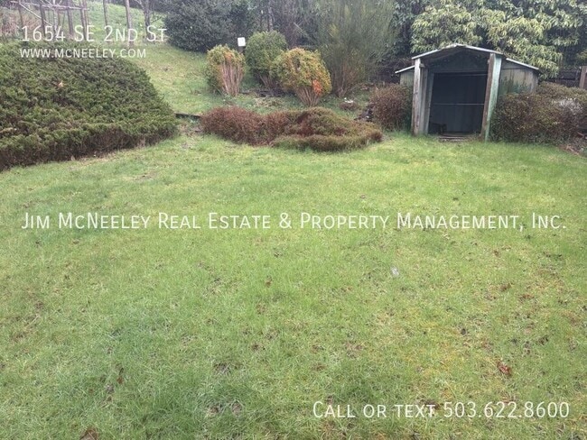 Building Photo - 1654 SE 2nd St