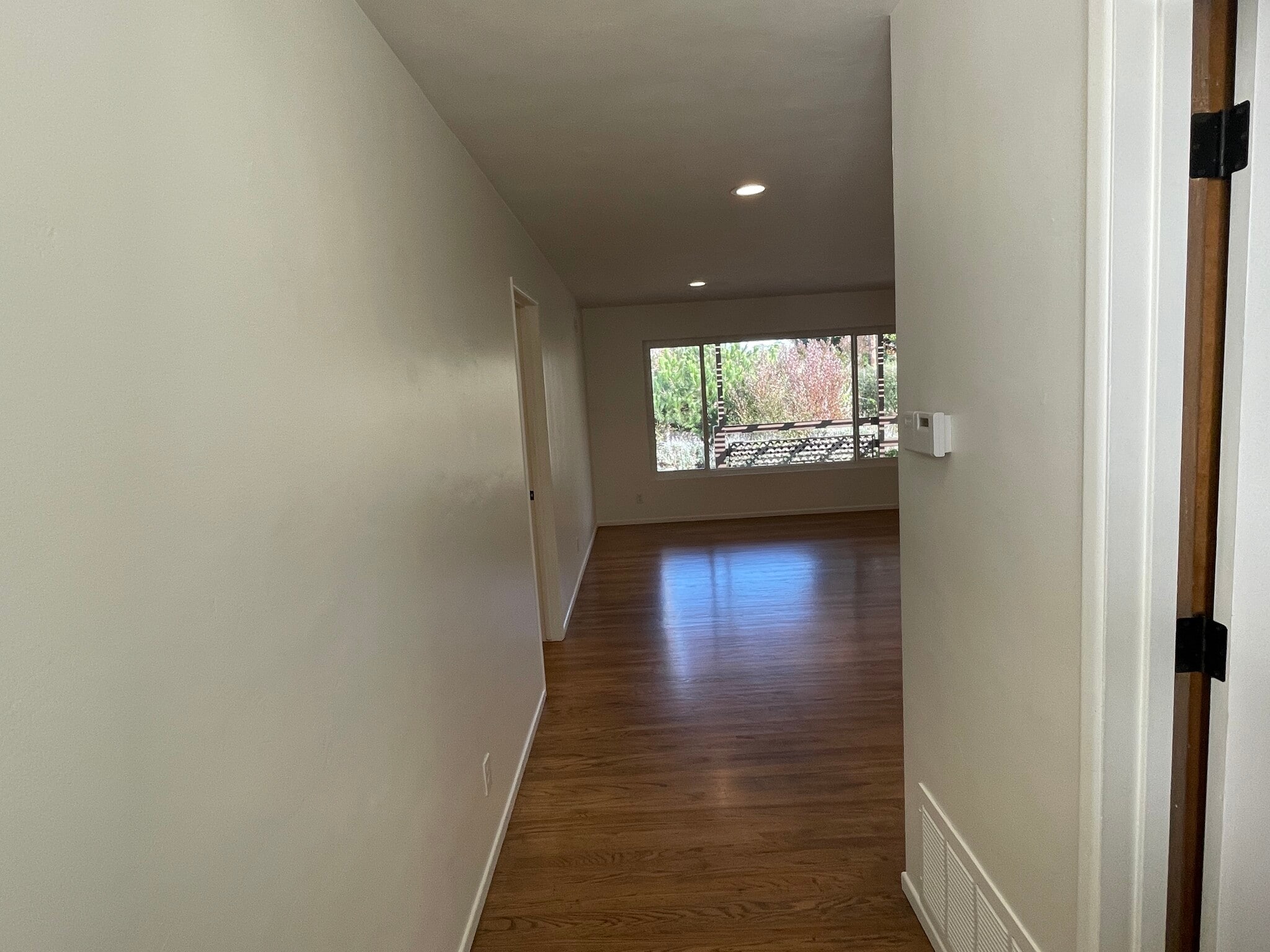 Building Photo - 855 Cornish Dr